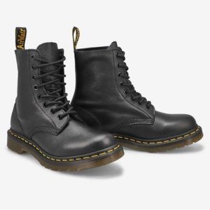 Dr Martens 1460 Pascal boots